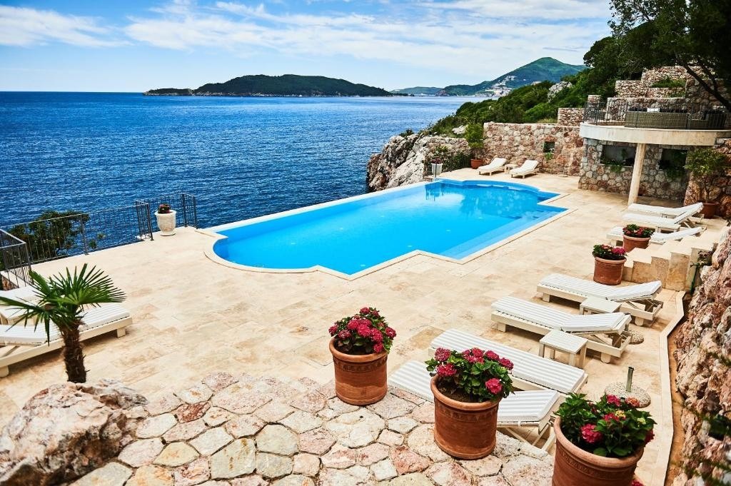 Stunning Montenegro villa with a pool