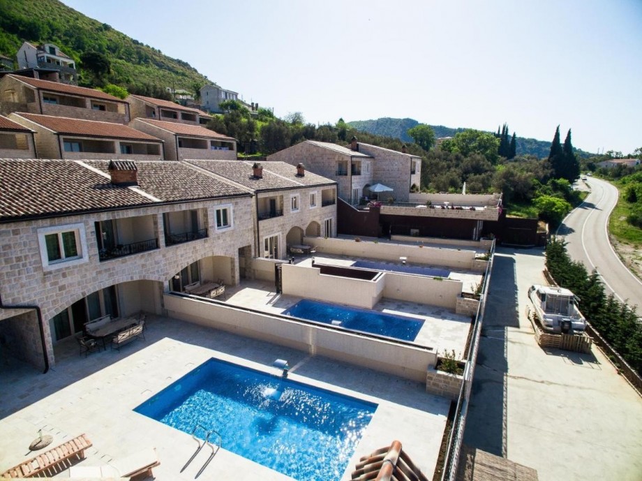 Sunny Villas B