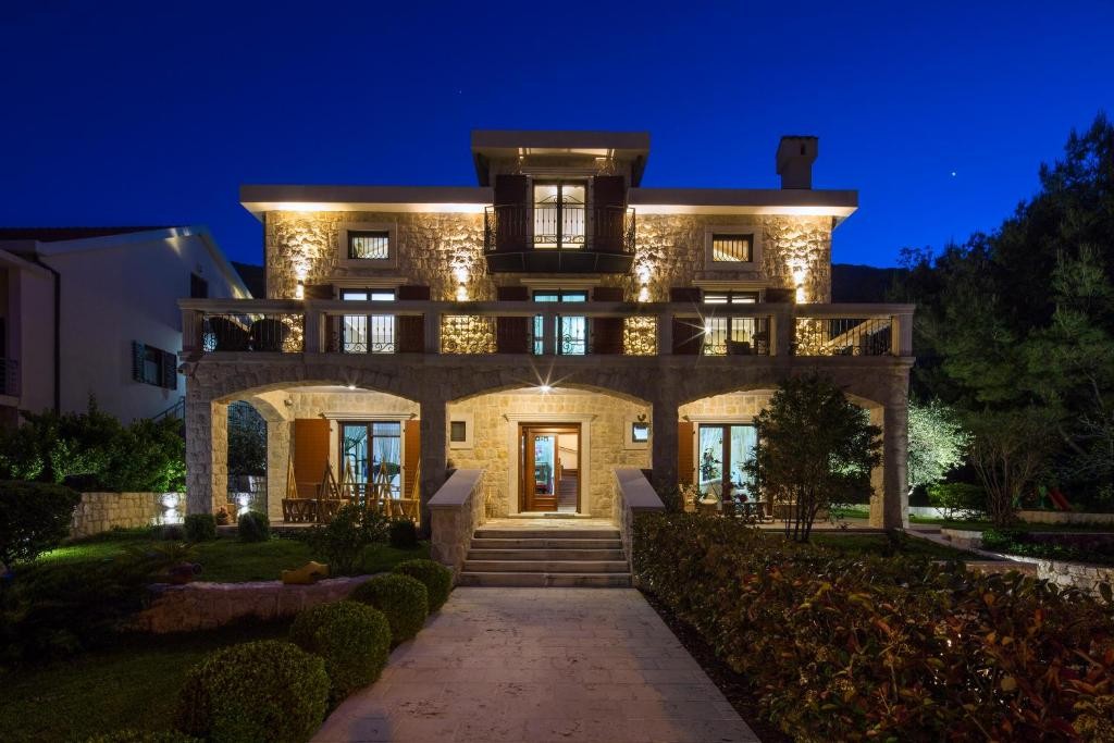 Traditional villa Kotor