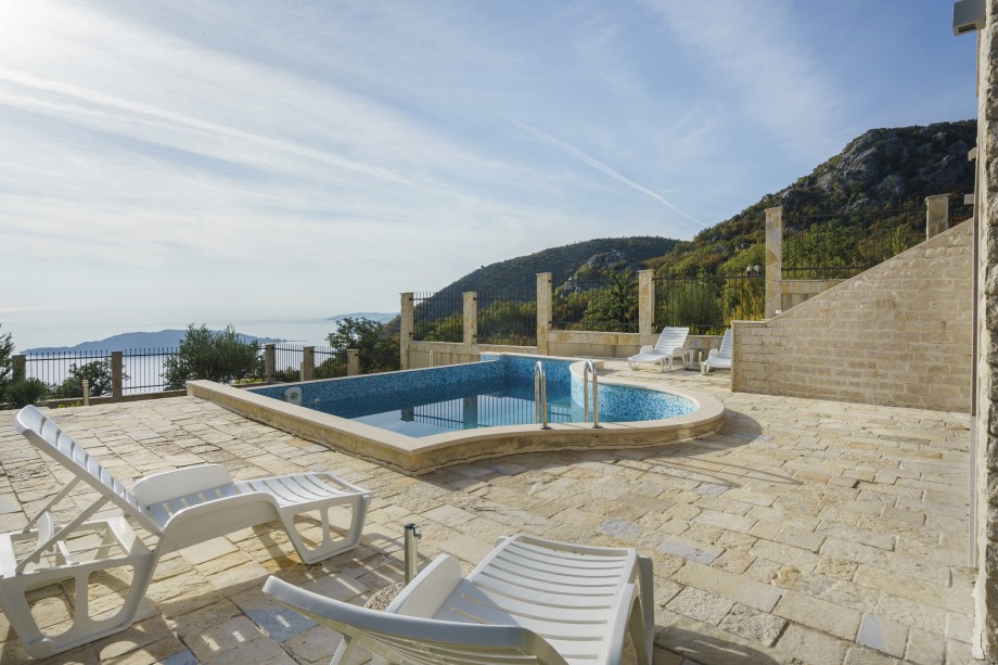Sunbreeze Deluxe Villa
