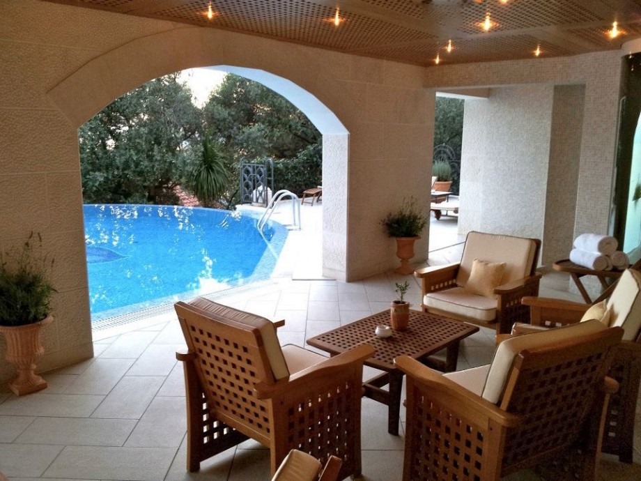 Book villa in Sveti Stefan