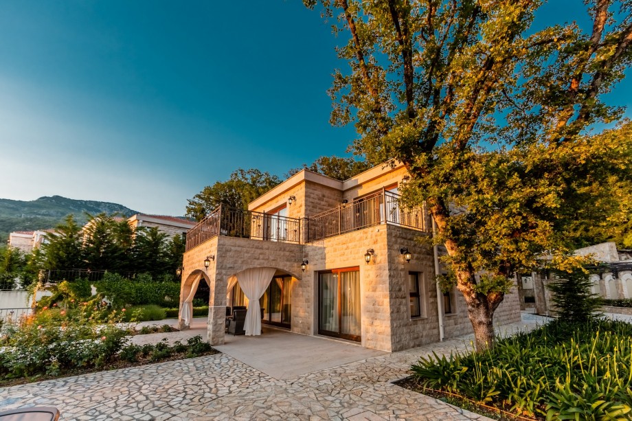 Oak Leaf Residences Villa 5
