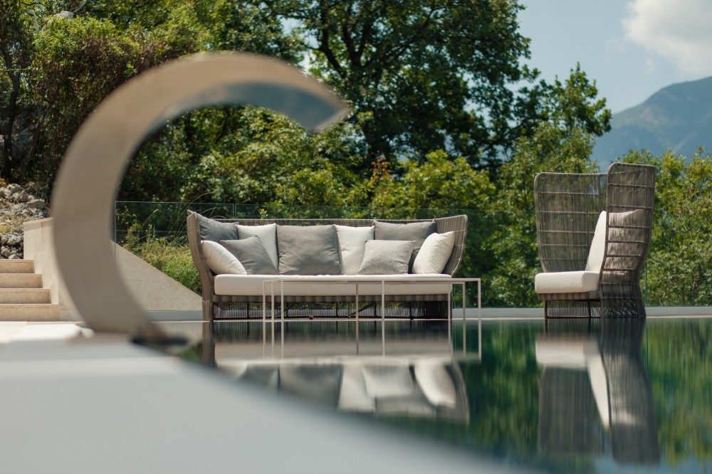 Breathtaking infinity pool in luxury villa Mandragora