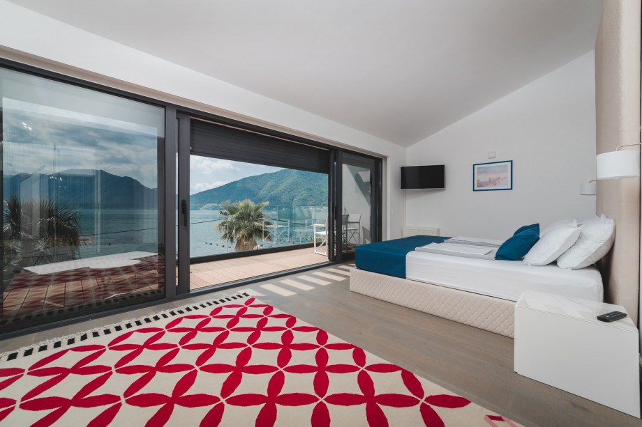 rent luxury villas