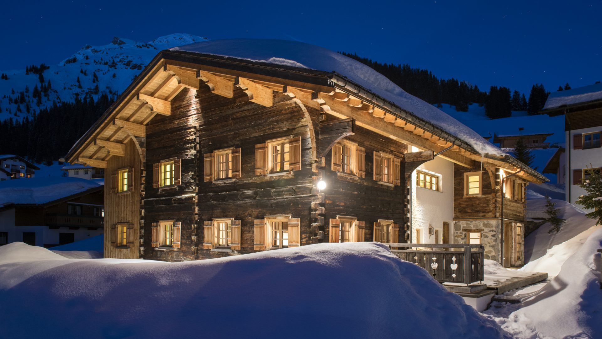 Luxury Ski Chalet, sleeps 8 or 10