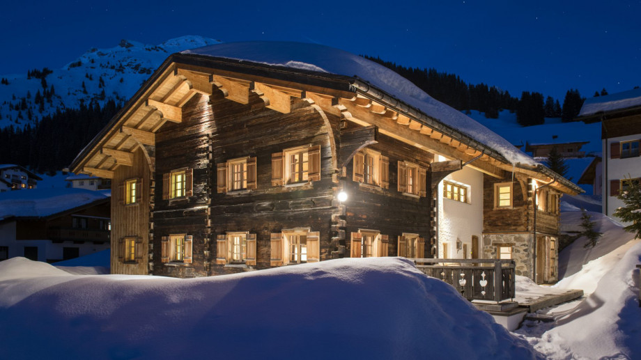 Luxury Ski Chalet, sleeps 8 or 10