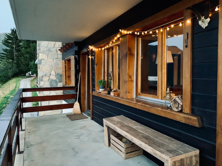Luxury Ski Cottage with Hot Tub