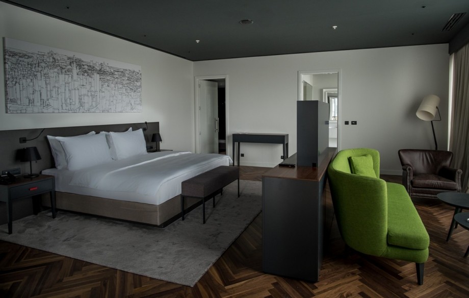 CUE Presidental Suite Master Bedroom
