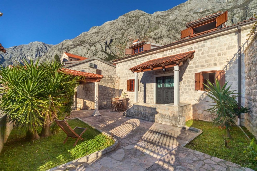 Rustic Montenegro Villa Azure Nest in Bay of Kotor