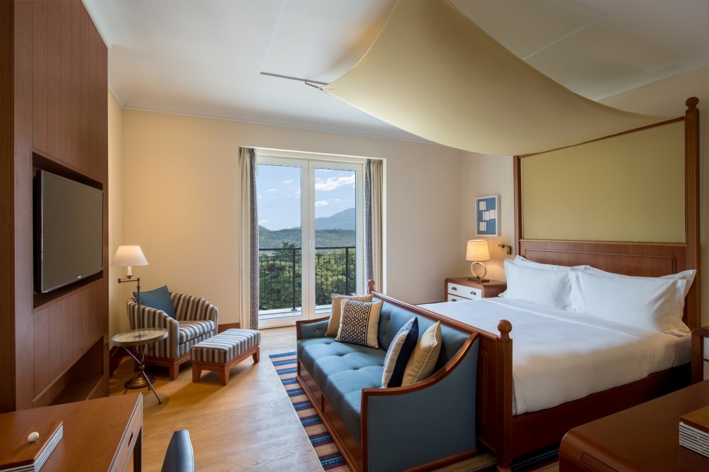 Deluxe Room with Mountain View - Regent