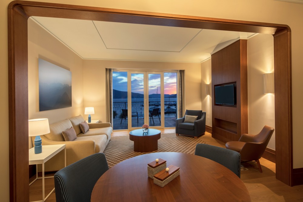 One Bedroom Suite with Seaview - Regent