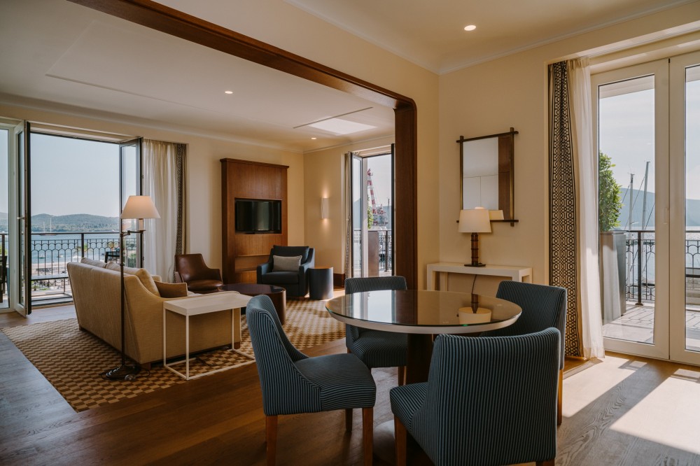 Two Bedroom Suite with Seaview - Regent