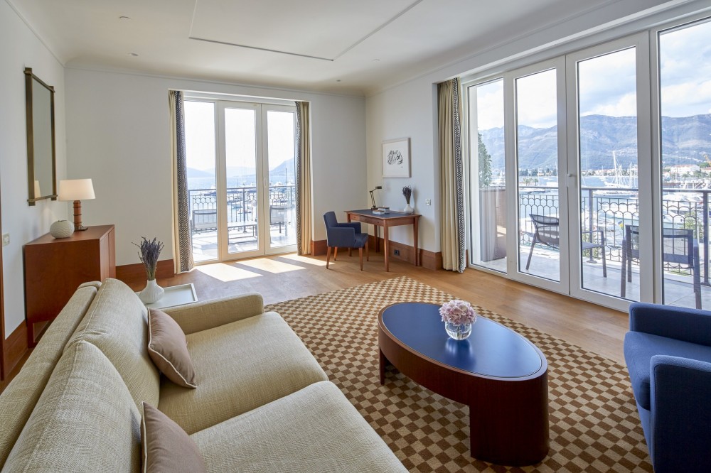 Three Bedroom Suite with Seaview - Regent