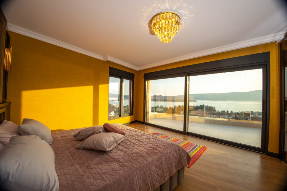 Spacious bedroom with stunning view