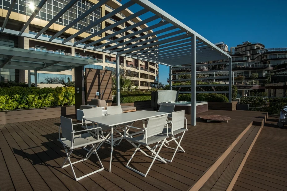 Relaxing terrace in Dukley Gardens
