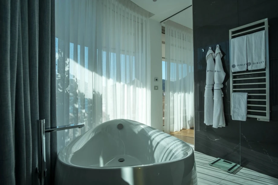 A fully equipped luxury bathroom