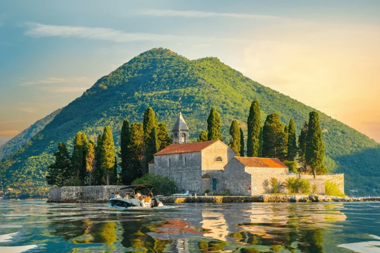 Le Ville nella Baia di Boka