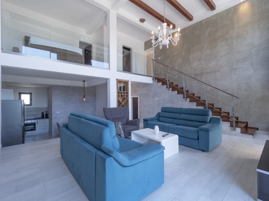 Spacious living room villa Art Deco in Budva