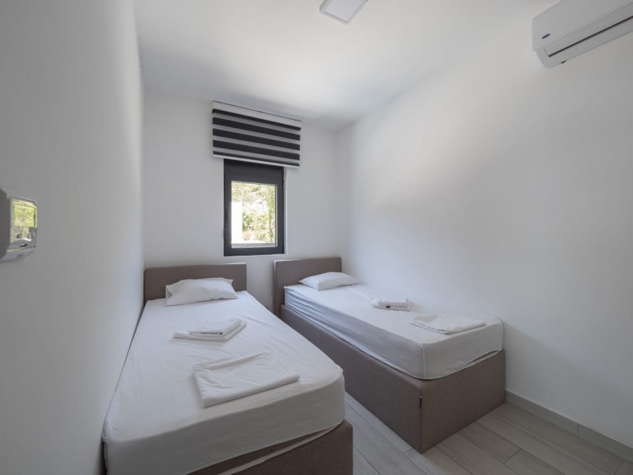 Twin bedroom villa Art Deco in Budva