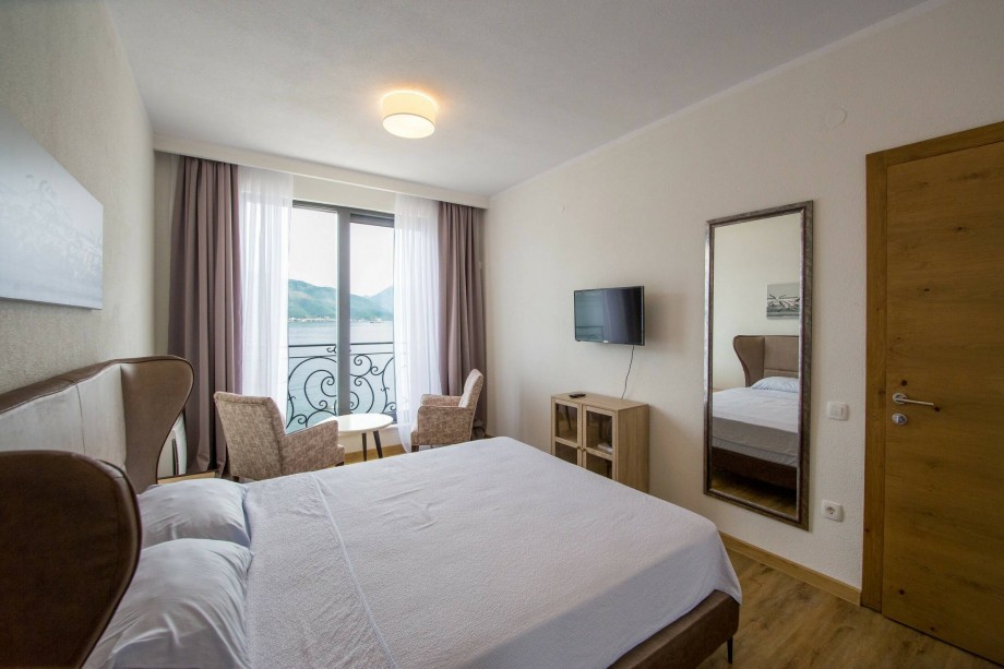 5 Bedrooms Villa