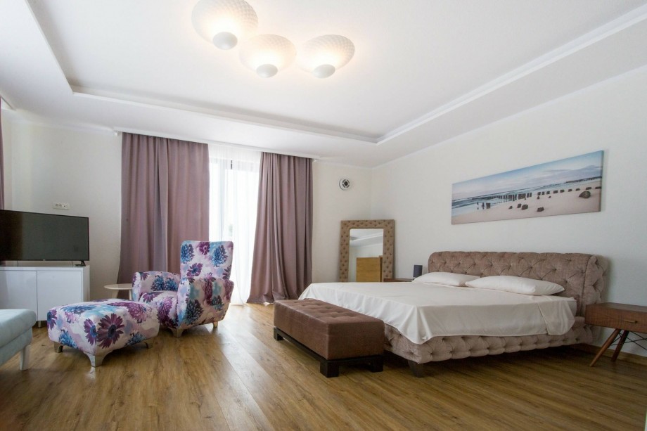 5 Bedrooms Villa in Tivat for rent