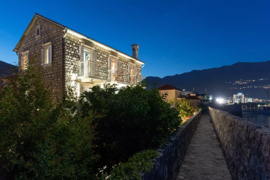 Villa with stunning sea view