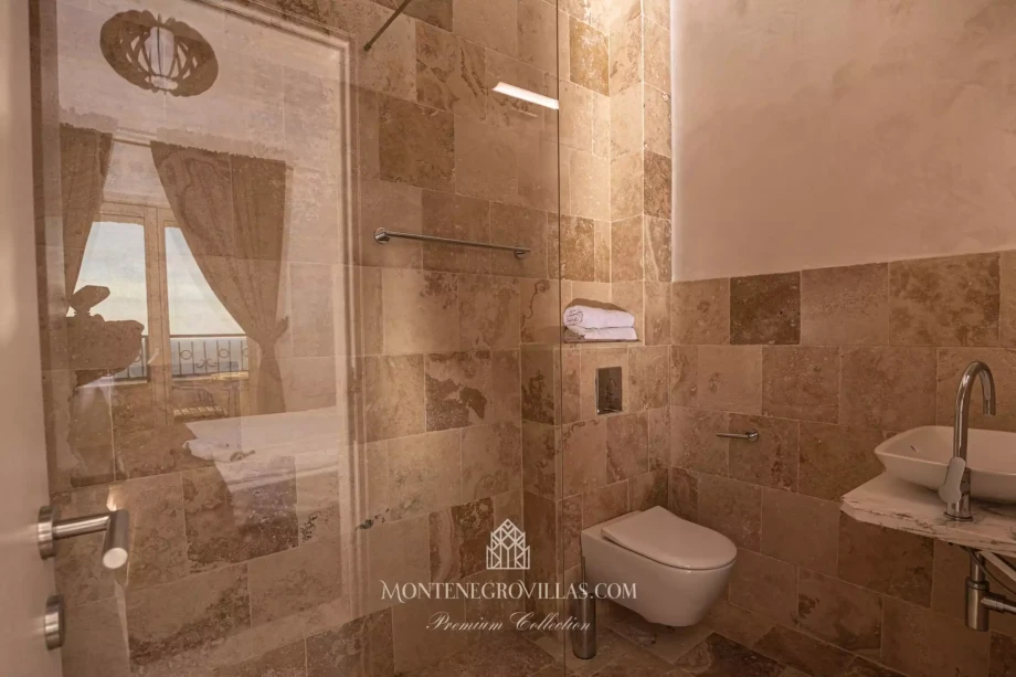 Rent a villa in Budva