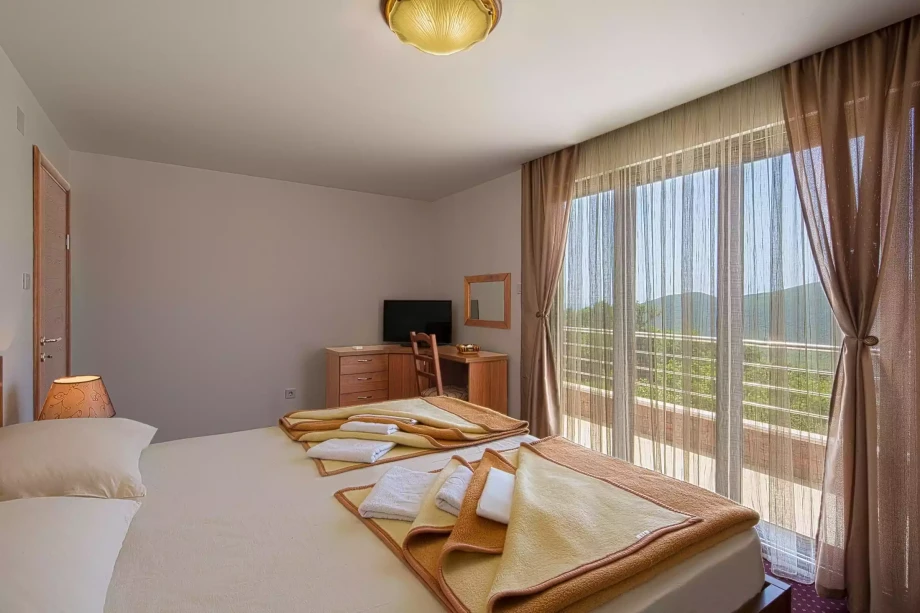 Bedroom with a view in villa Montenegro dreaming