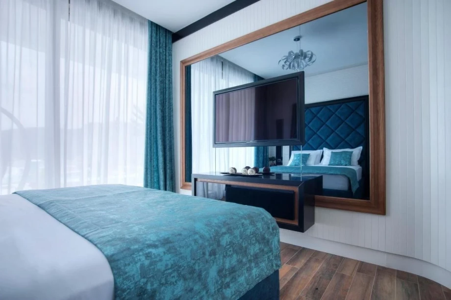 Bright Bedroom in Blue Wave Villa