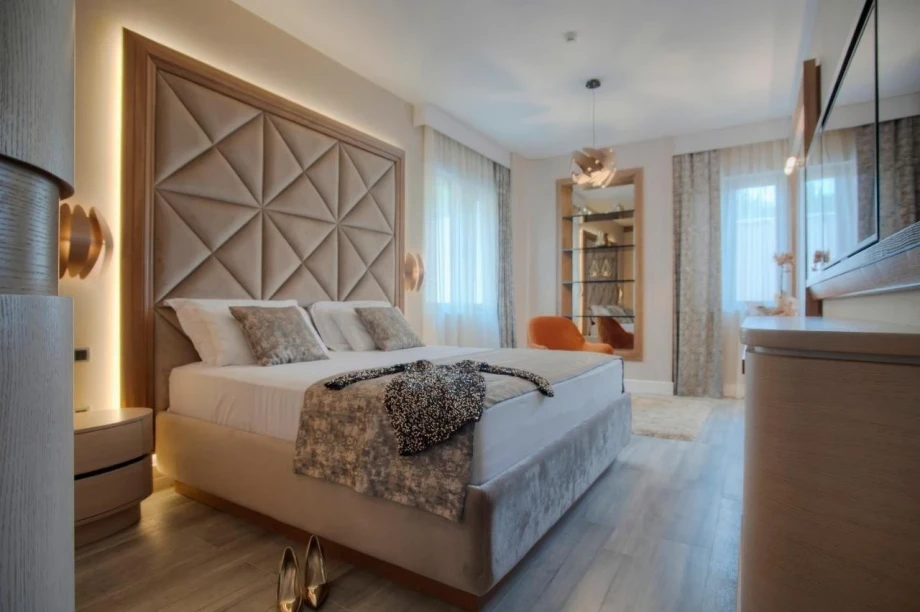 Bedroom with a view villa in Budva