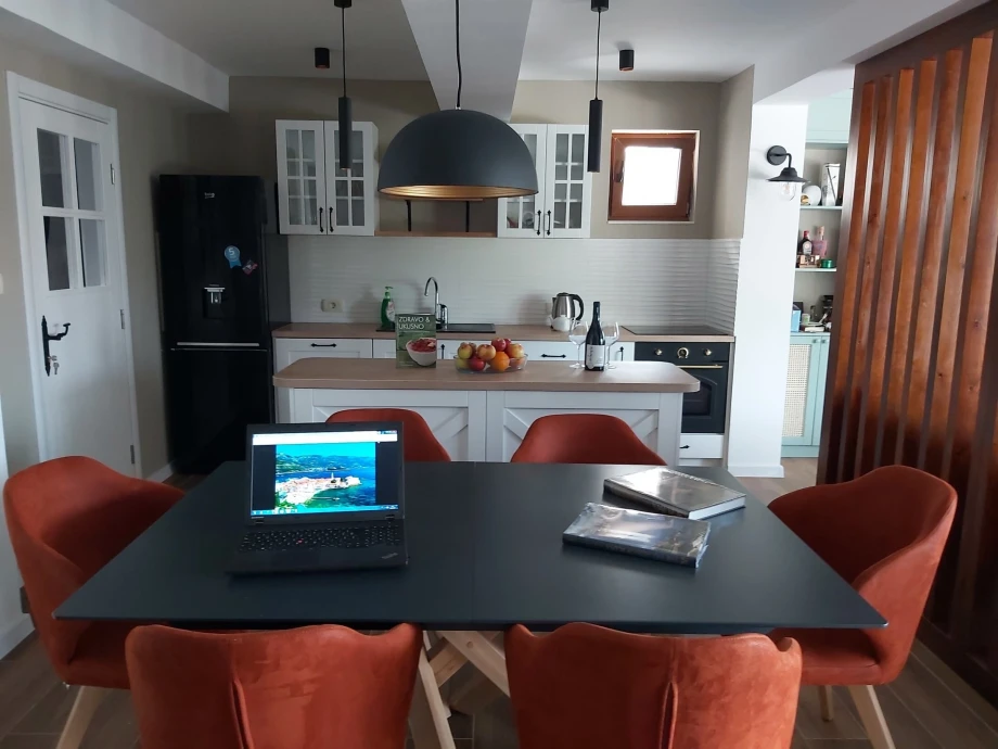 Dining Table with Elegant Design