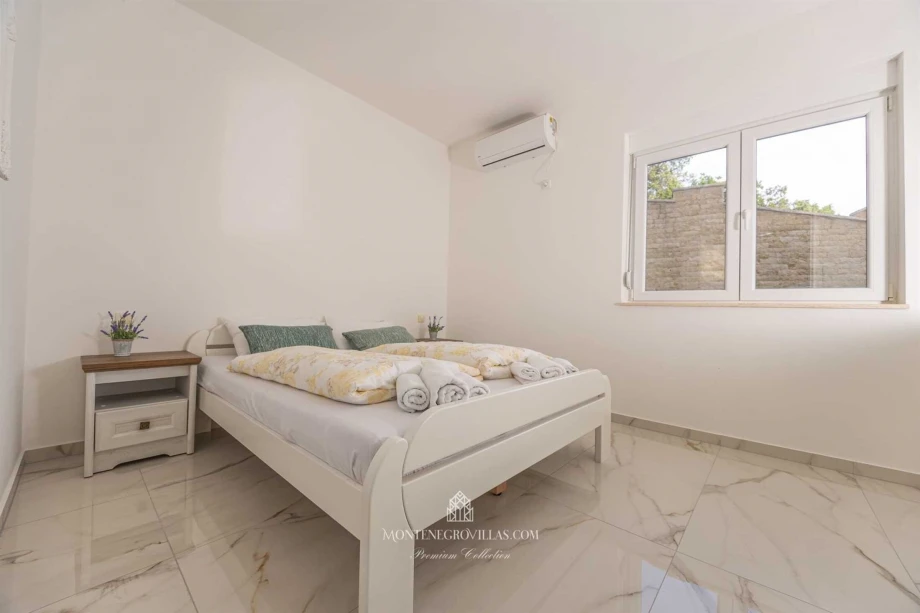 Bright bedroom in villa Adriatic Pearl Vesna