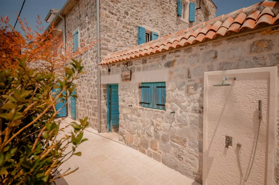 Charming Stone Exterior of Villa Stella Adriatica