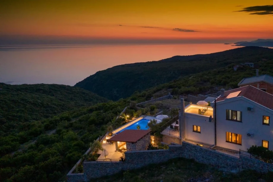 Exclusive villa in Montenegro with stunning sights