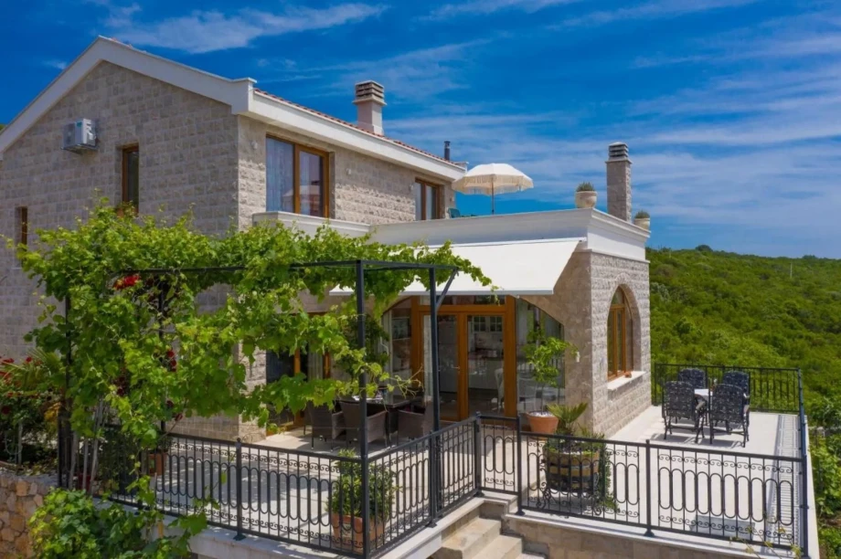 Holliday villa in Kotor