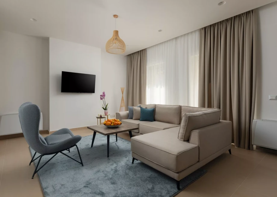 Cozy Living Room with Comfortable Seating and Stylish Decor
