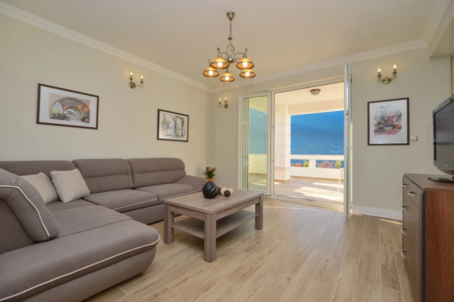 Living room with amazing seaview