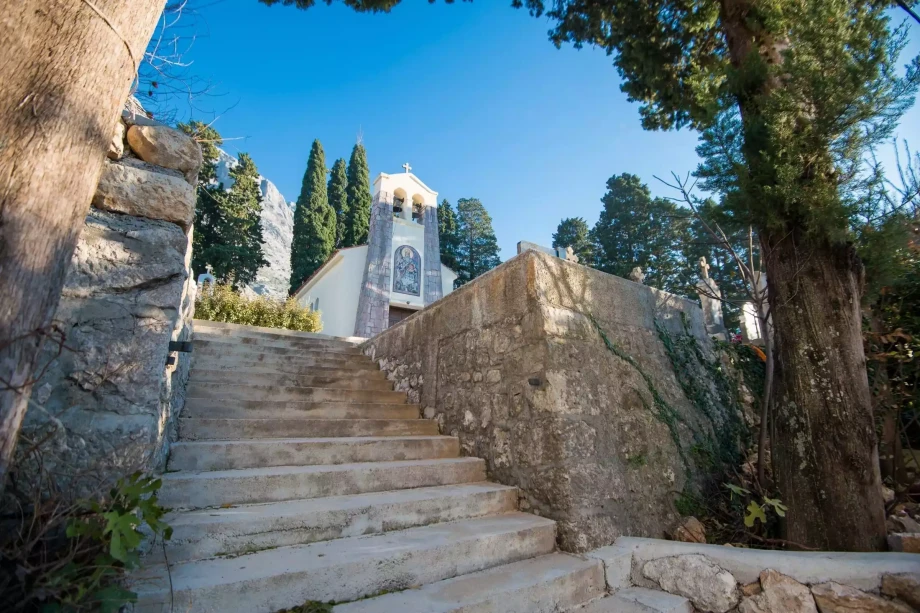 Villa Rossa with stunning stone exterior