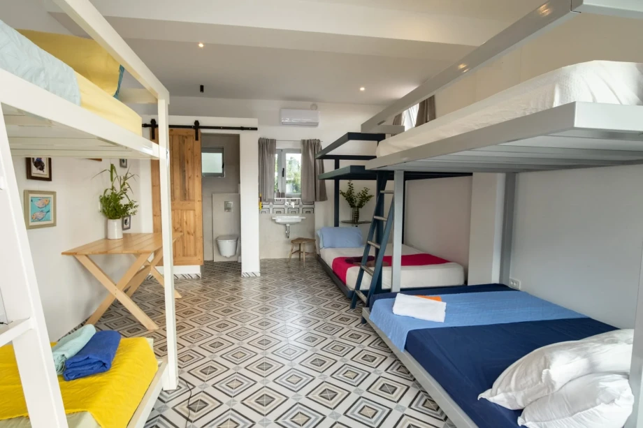 Spacious Children's Room with 6 Beds and En-Suite Bathroom