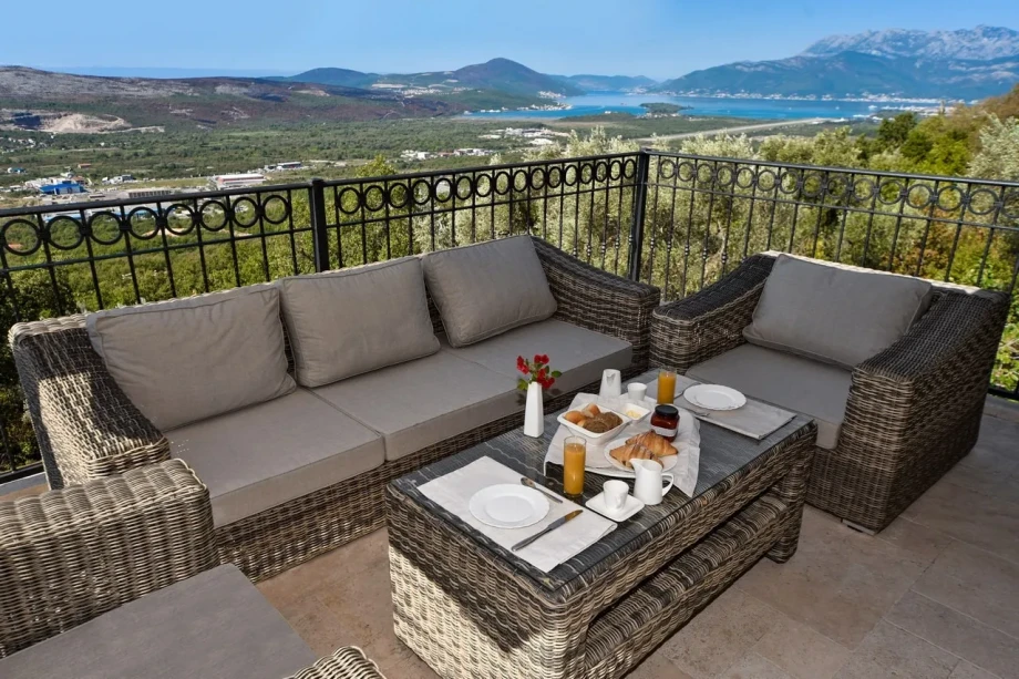 Amazing terrace, Classic Estate Villa in Kotor for vacation