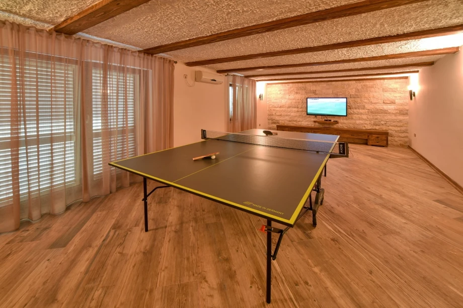 Table tennis as one of the main attractions in this Montenegro villa rental