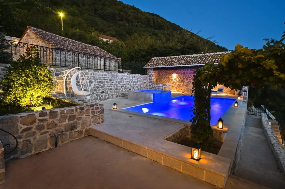 Classic Estate Villa with Pool and Gym in Montenegro