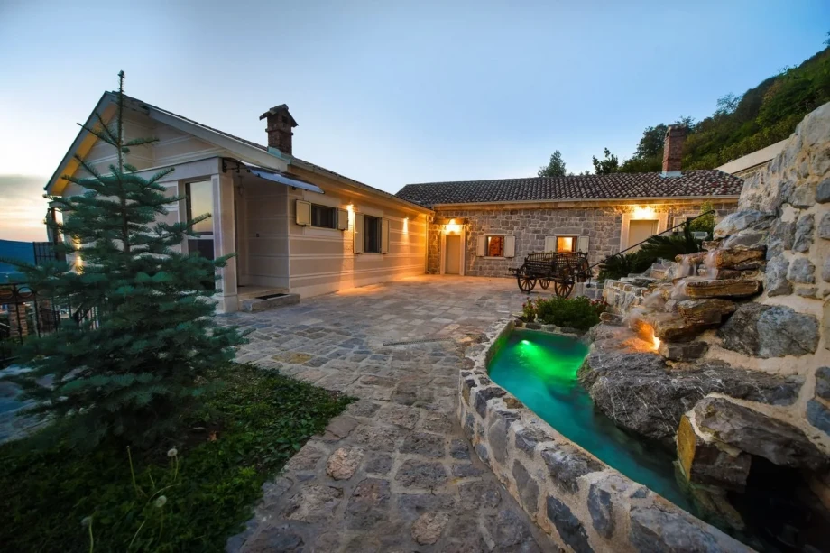 Classic Estate Villa with Pool and Gym