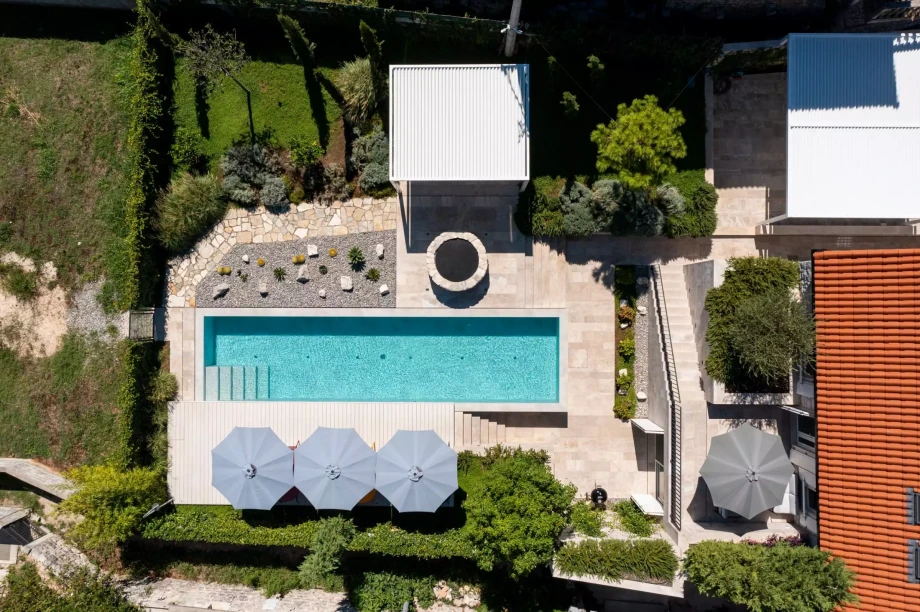 Beautiful Villa with Garden and Swimming Pool