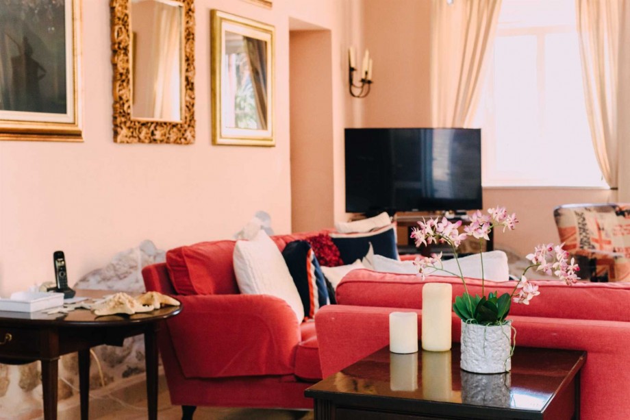 Living Room with Lots of Details at Villa Dolce Mare