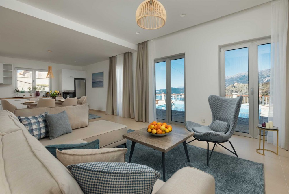 Bright and Spacious Living Room