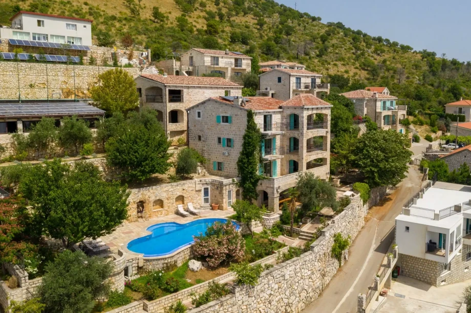 Charming Montenegro villa with pool in Petrovac