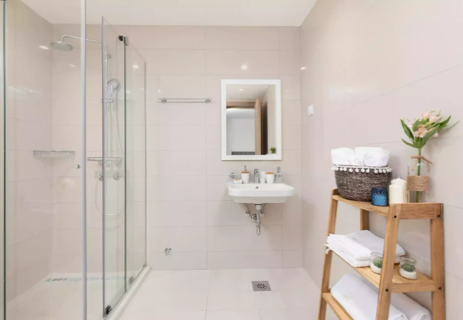 Elegant bathroom in villa Piuma Blue with pool in Budva