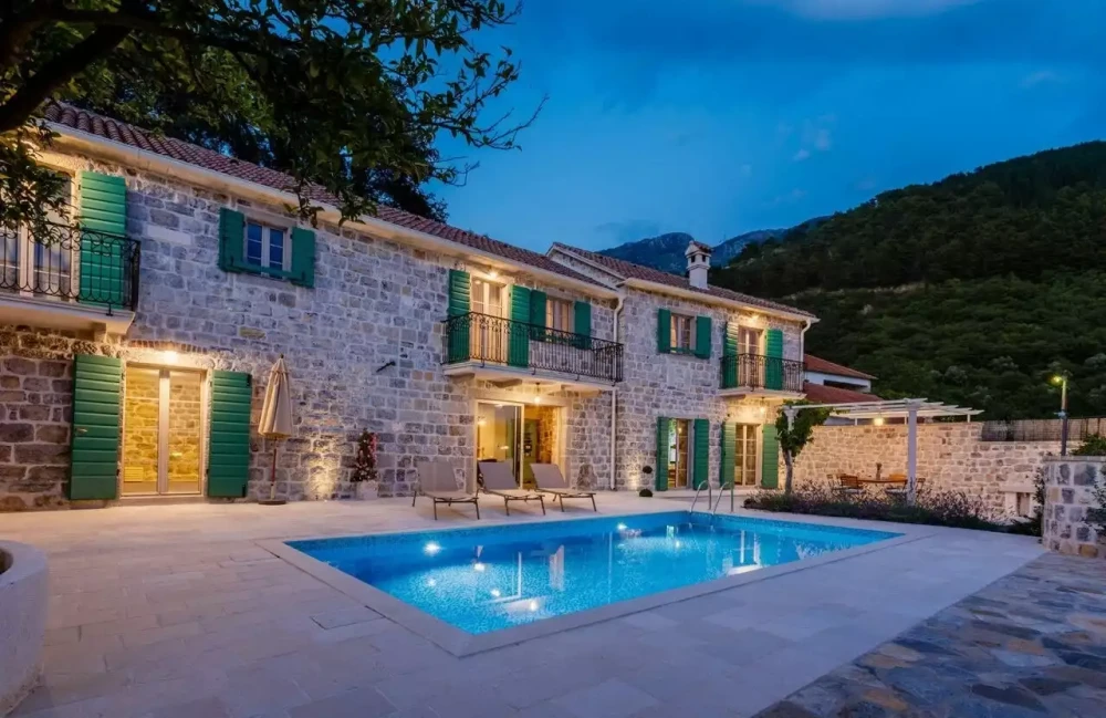 Romantic Villa Poetica with Pool in Kotor