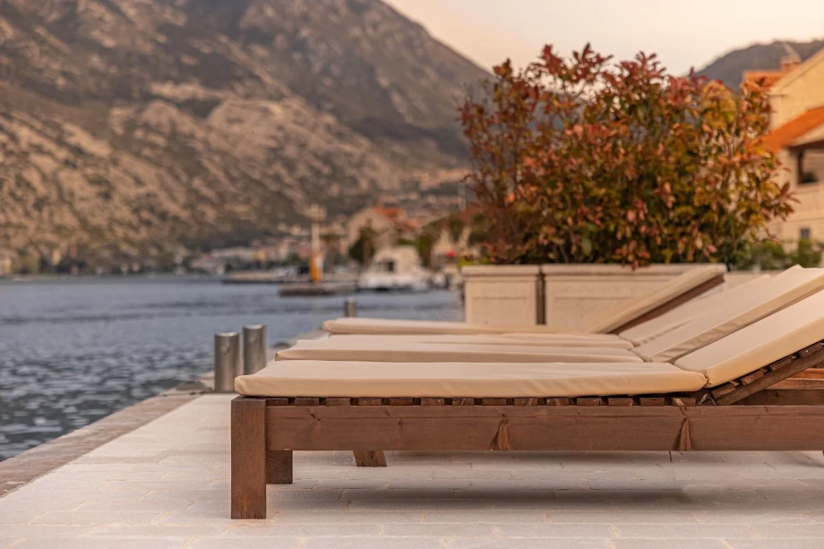 Sundeck chairs of the private villa in Kotor - Casa di Onda Bianco